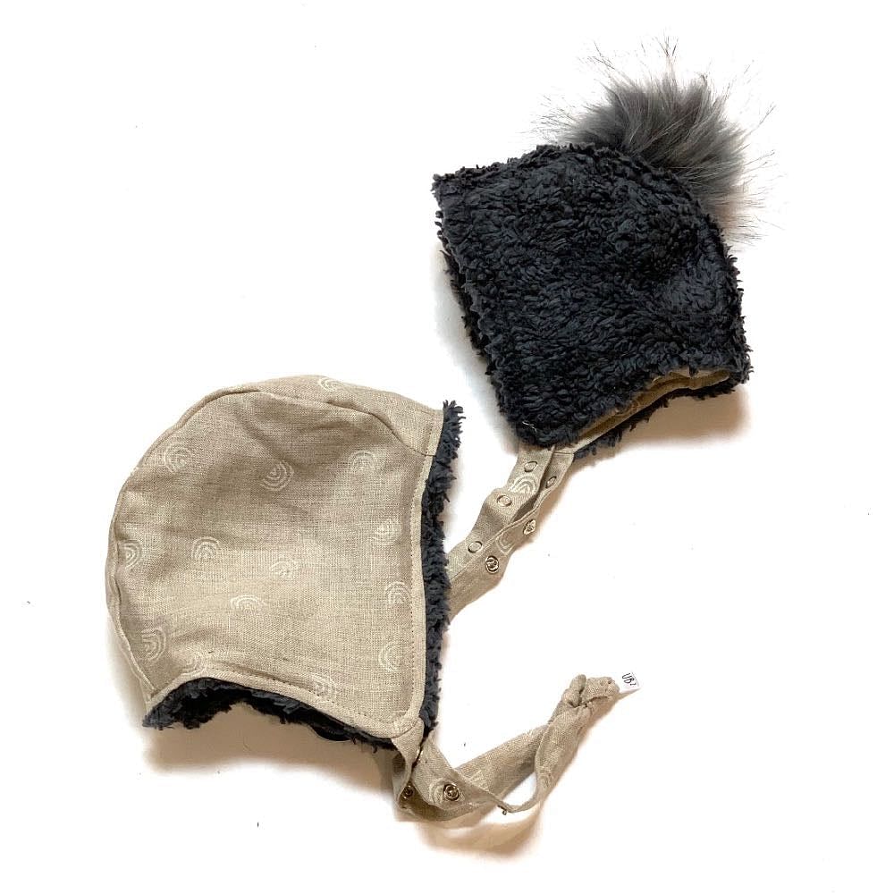 pilot bonnet in Organic Burlap (white) Rainbow - bebabyco