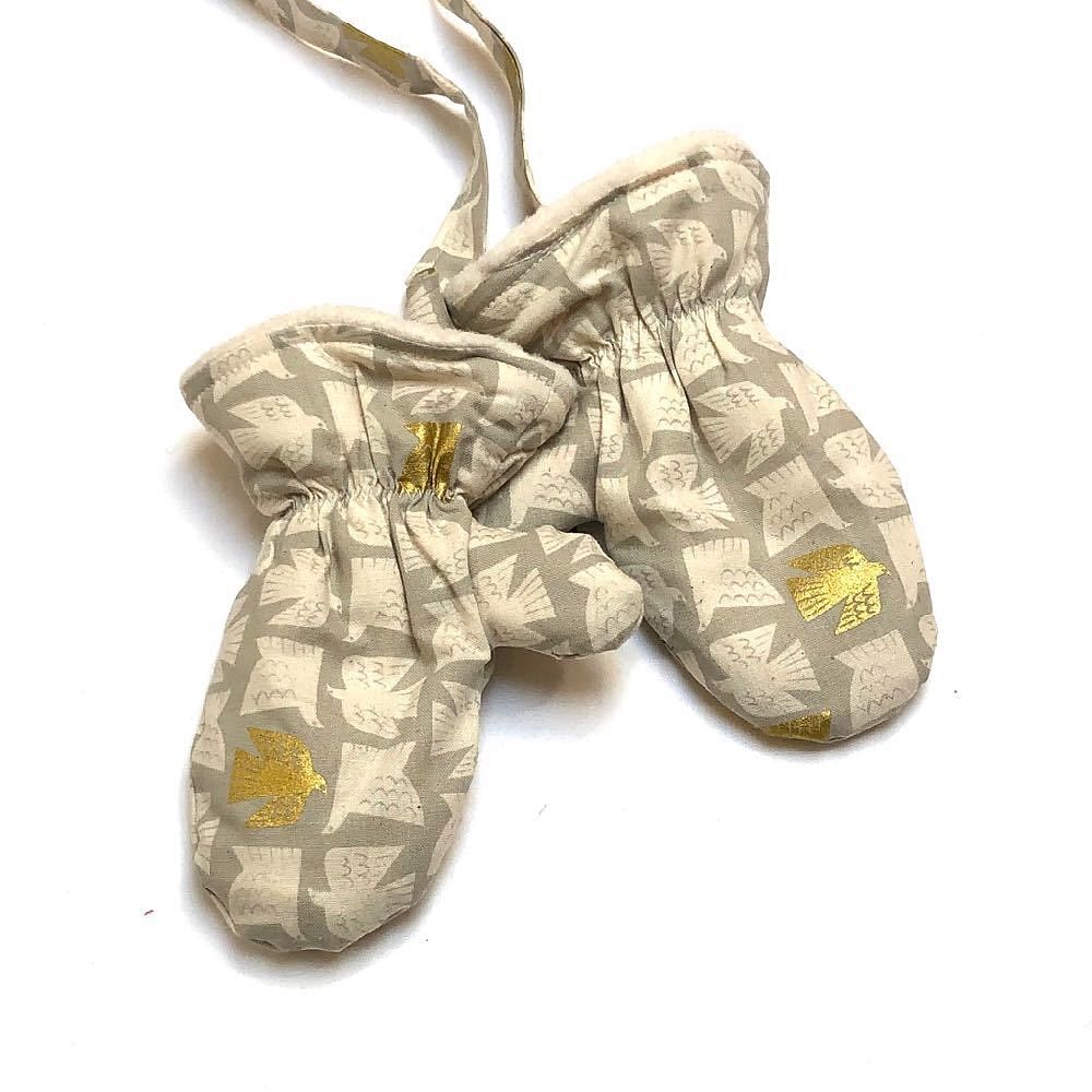 modMittens in Golden Doves - bebabyco
